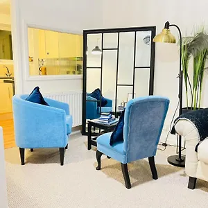 sapphire-house-1-bed-city-centre-long-stay-serviced.cambridgehotelsuk.com/